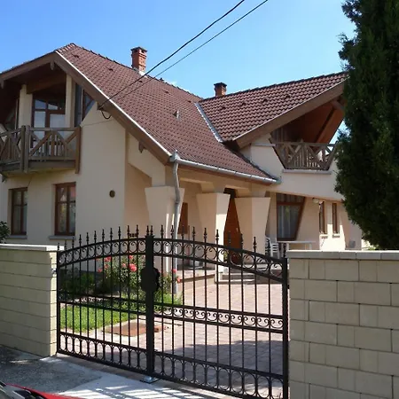 Apartment Balatonlelle 3 *
